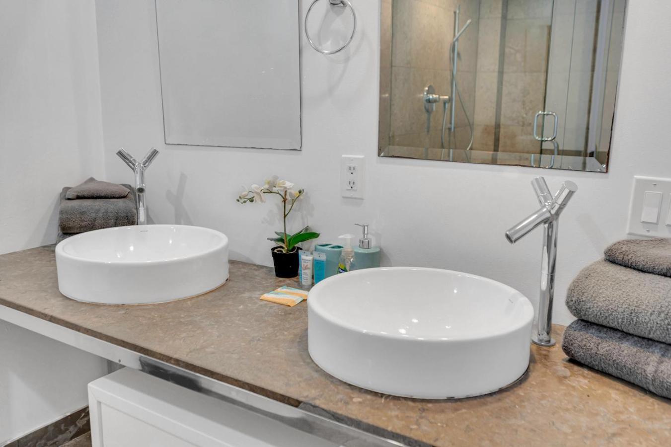 *W Icon Brickell- Luxury 2Br Highrise Corner Condo** Маямі Екстер'єр фото