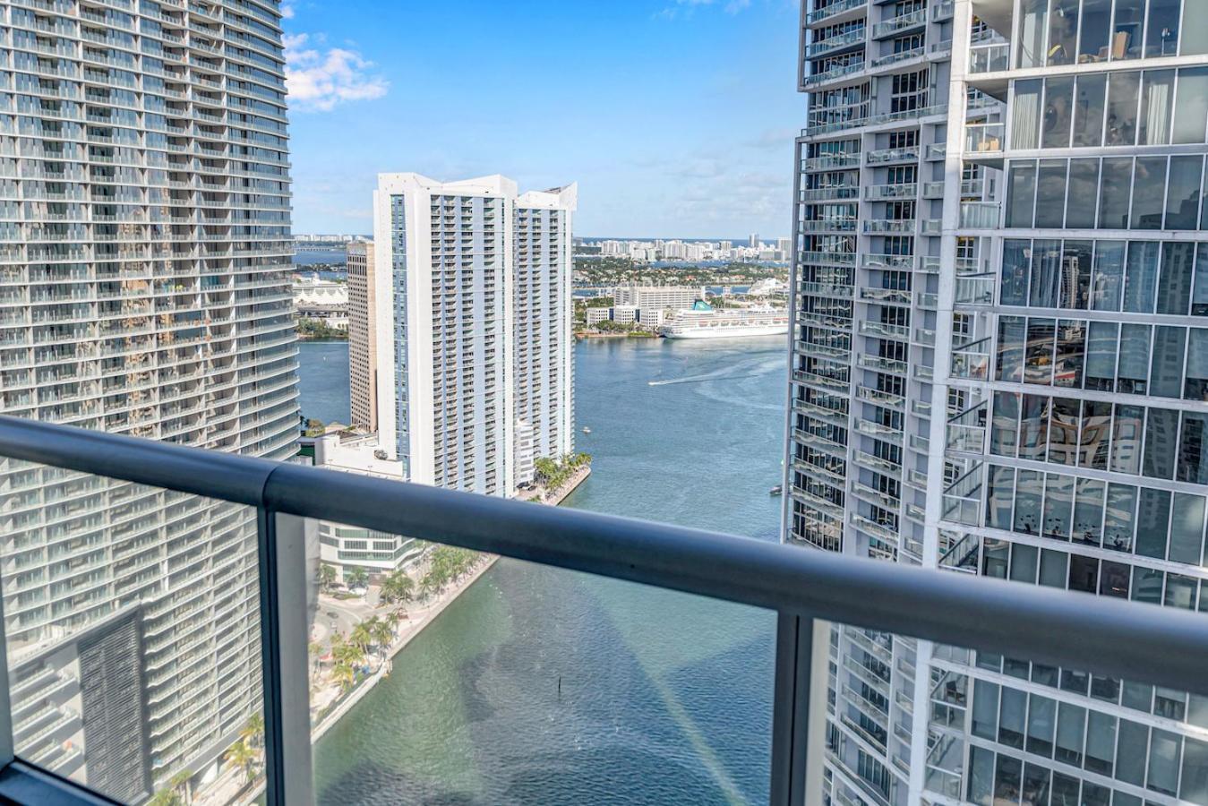 *W Icon Brickell- Luxury 2Br Highrise Corner Condo** Маямі Екстер'єр фото