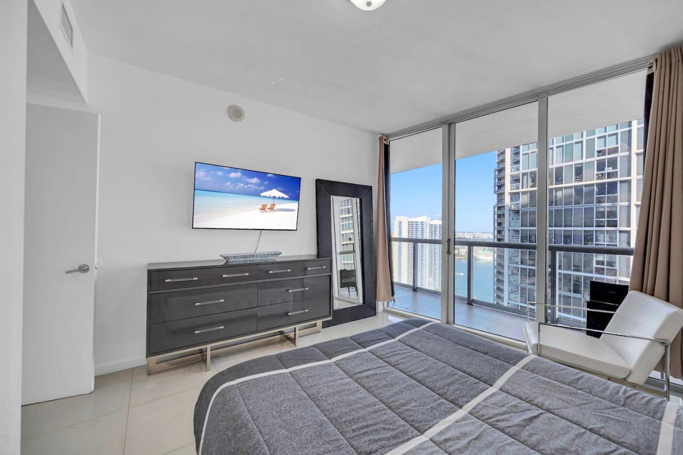 *W Icon Brickell- Luxury 2Br Highrise Corner Condo** Маямі Екстер'єр фото